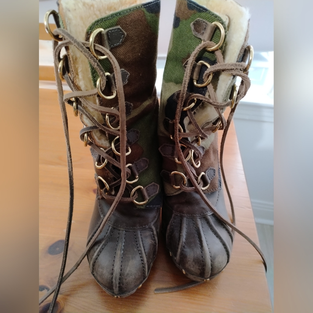 Vintage Michael Kors army Boots high heel size 8M . Warm